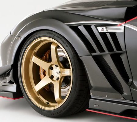 Varis Ultimate ’17 Front Fenders Ver.2 with Carbon Side Panels for CBA-R35 / DBA-R35 Nissan GT-R [VANI-223]