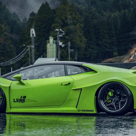 Liberty Walk LB-Silhouette WORKS GT Wide Exchange Fenders for LP610-4 Lamborghini Huracán