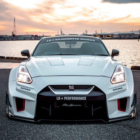 Liberty Walk LB-Silhouette WORKS GT 35GT-RR Bonnet Hood for R35 Nissan GT-R