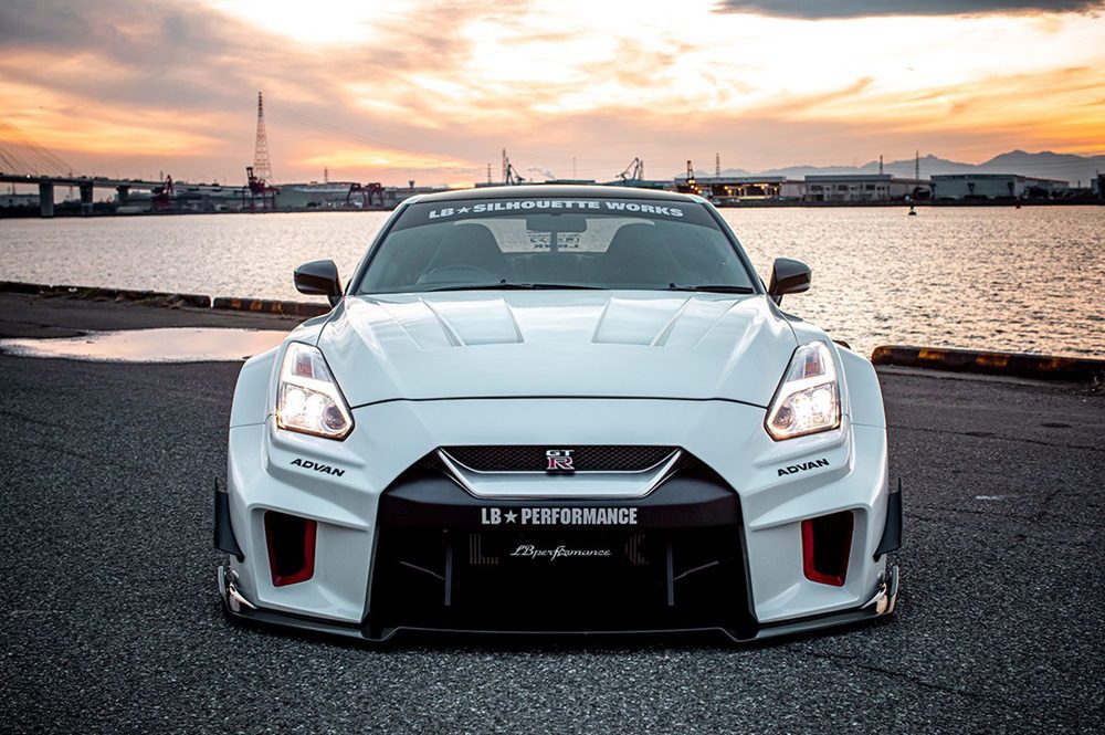 Liberty Walk LB-Silhouette WORKS GT 35GT-RR Front Bumper for R35 Nissan GT-R