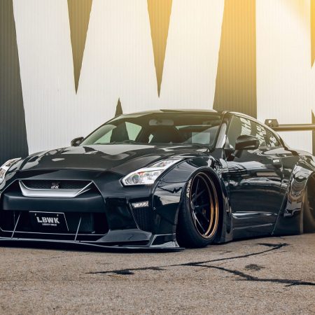 Liberty Walk LB-WORKS Type-1.5 Widebody Kit for R35 Nissan GT-R