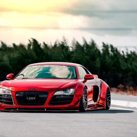 Liberty Walk LB-WORKS Widebody Kit for Type 42 Audi R8