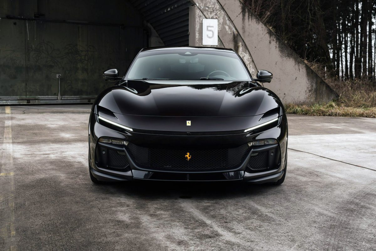 Nero NOVITEC Ferrari Purosangue With Heritage Gold Centerlock Wheels