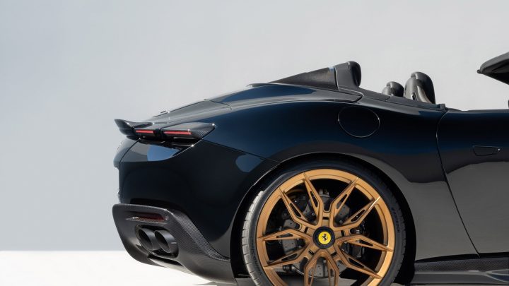 Nero Ferrari Roma Spider - Novitec Carbon Fiber Body Kit And Forged Wheels