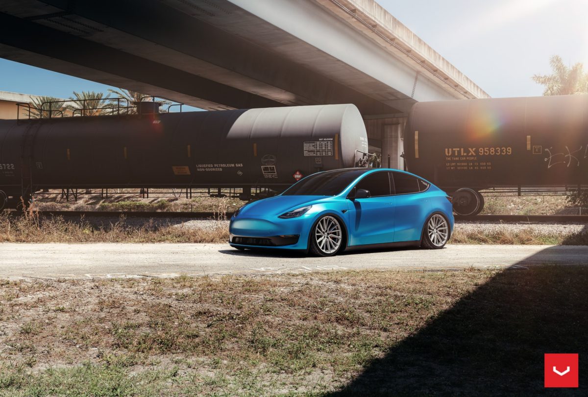 Blue Tesla Model Y – Vossen HF-4T Wheels in Satin Silver