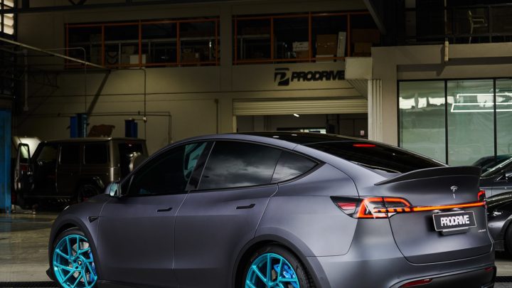 Tesla Model Y – Novitec x Vossen NV2 Wheels in Fountain Blue