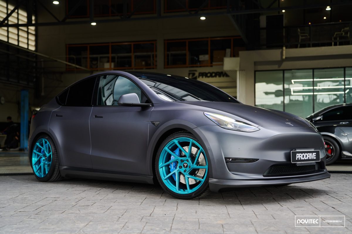 Tesla Model Y – Novitec x Vossen NV2 Wheels in Fountain Blue