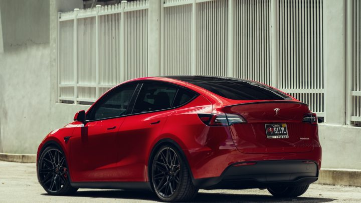 Red Tesla Model Y - Vossen HF-7 Wheels in Gloss Black