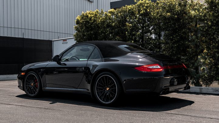 Porsche Carrera 4S – Multi-Stage Paint Correction, Trim Restoration, Ceramic Coating