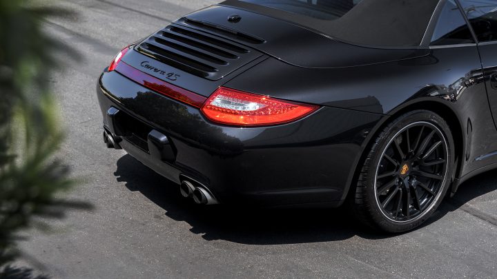 Porsche Carrera 4S – Multi-Stage Paint Correction, Trim Restoration, Ceramic Coating