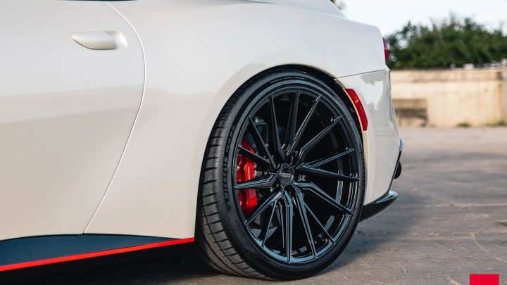 White Ferrari GTC4Lusso - Vossen Hybrid Forged HF-4T Wheels in Gloss Black